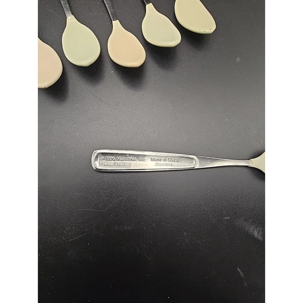 8 Vintage 1996 Baby Spoons With‎ Hearts. Munchkin Inc Stainless
